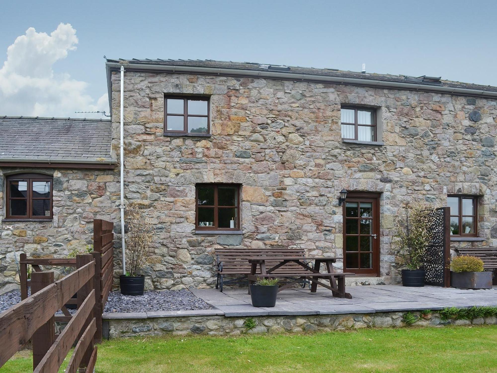 Llofft Yr Yd - 16984 Villa Brynsiencyn Exterior foto